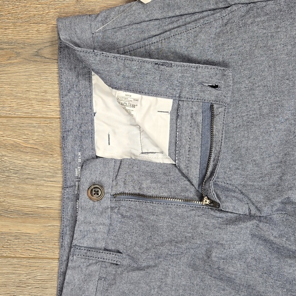 Old Navy light blue Ultimate Straight cotton chambray pants, size 32×34, NWT - Picture 4 of 11